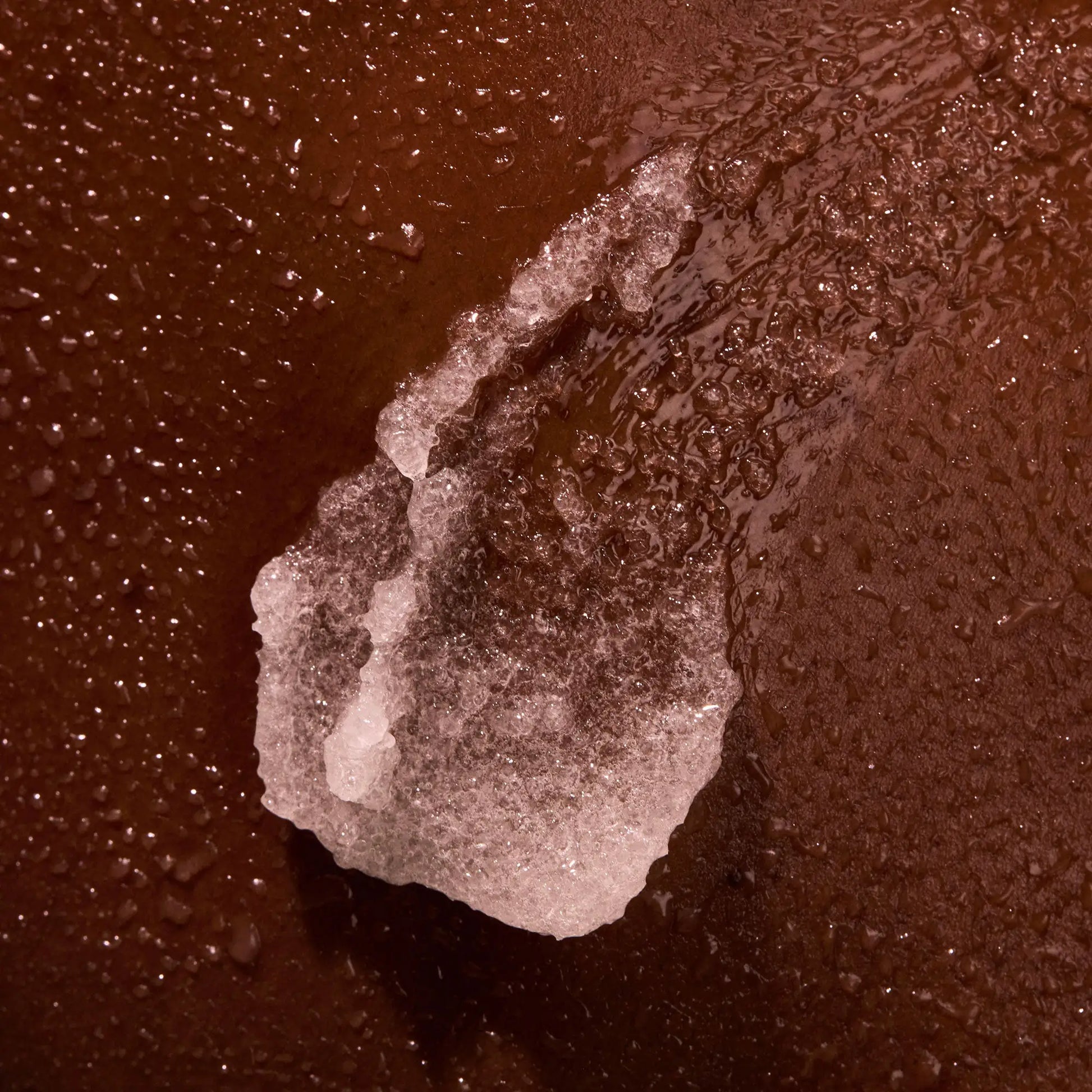 the-glow-getter-multi-oil-body-scrub-y2 NATR-40028-Alt-Image-TheGlowGetterMulti-OilBodyScrub-08.webp